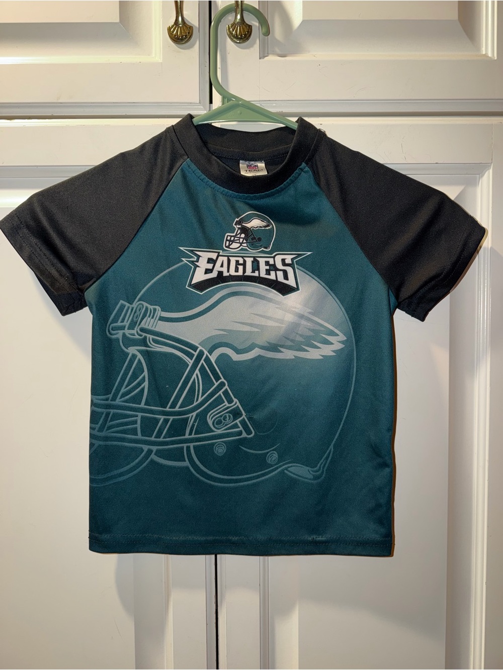 NFL Eagles Short Sleeve Tee Teal with Black Raglan Sleeves
